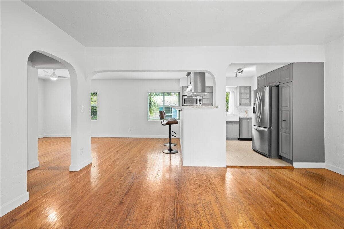 305 NE 14th Avenue, Fort Lauderdale, FL 33301 05-424A5556