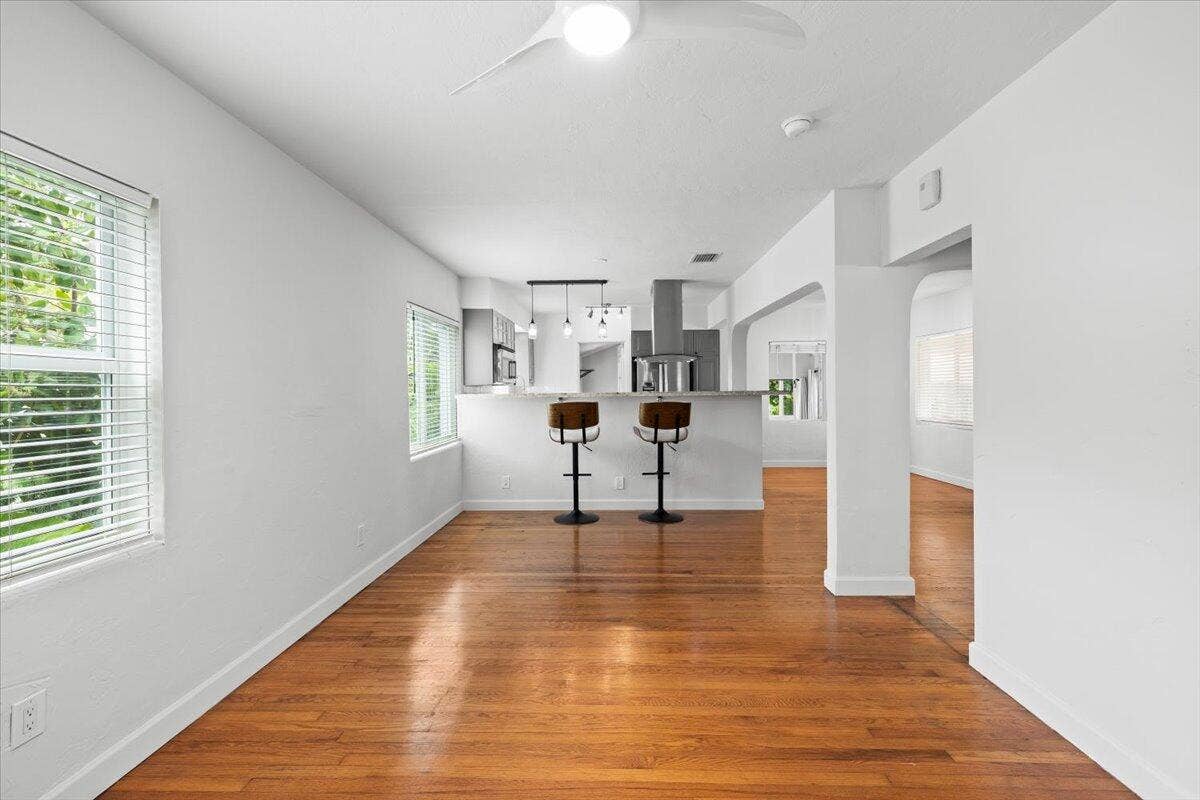 305 NE 14th Avenue, Fort Lauderdale, FL 33301 07-424A5596
