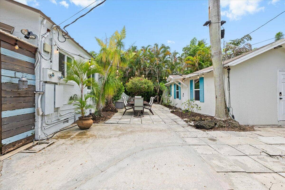 305 NE 14th Avenue, Fort Lauderdale, FL 33301 32-424A5703