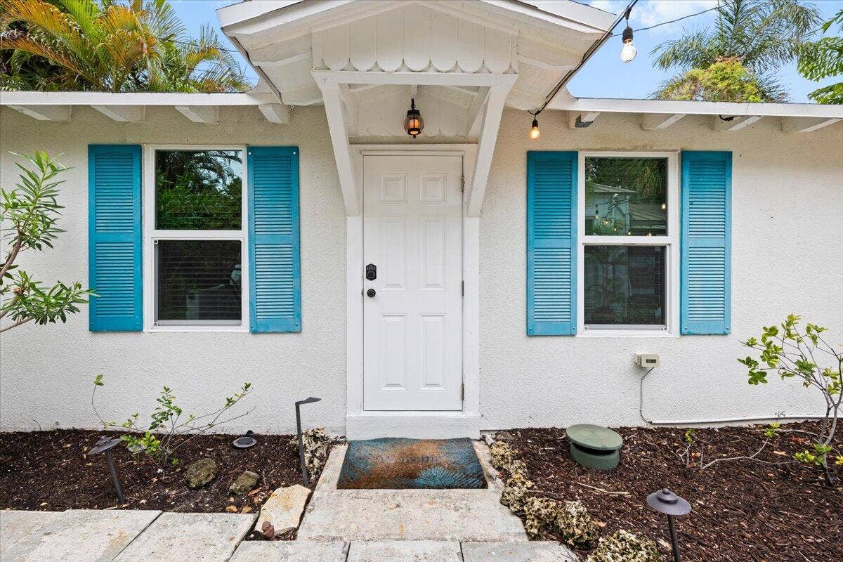 305 NE 14th Avenue, Fort Lauderdale, FL 33301 20-424A5646