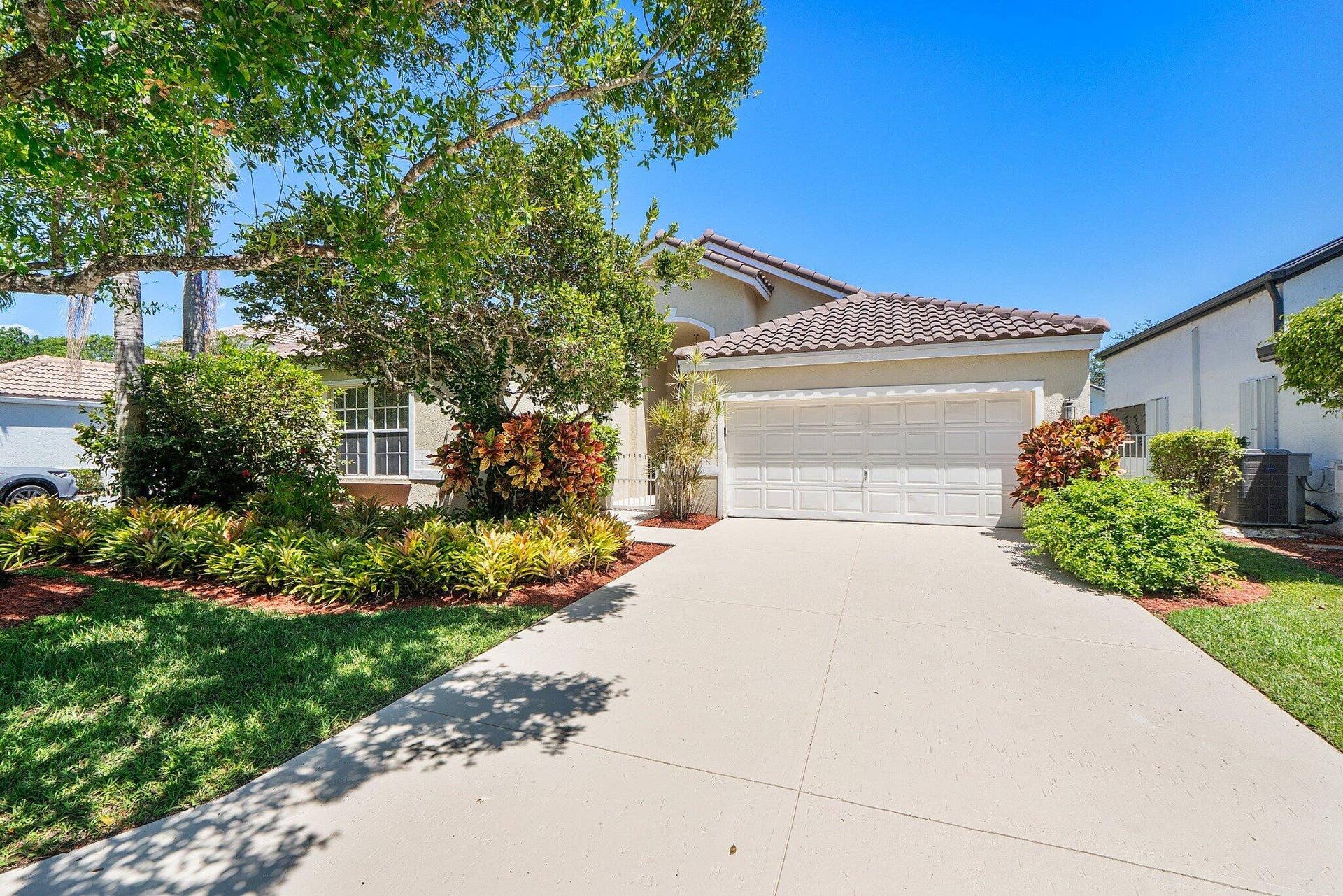 2016 Island Circle, Weston, FL 33326 Front Door