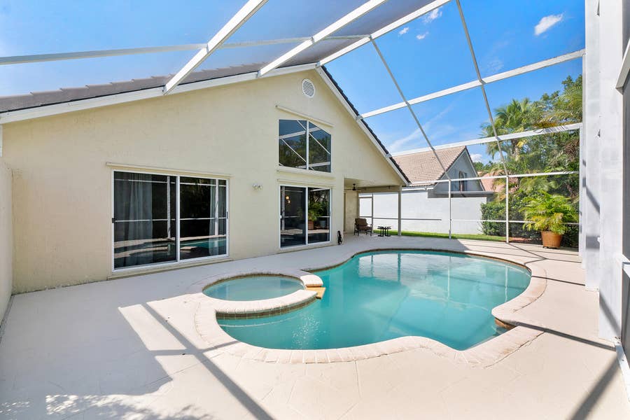 Property photo for 2016 Island Circle, Weston, FL