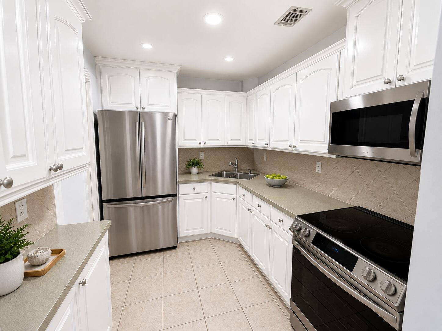 3125 Oakland Shores Drive, #B202, Oakland Park, FL 33309 kitchen with new SS appliances