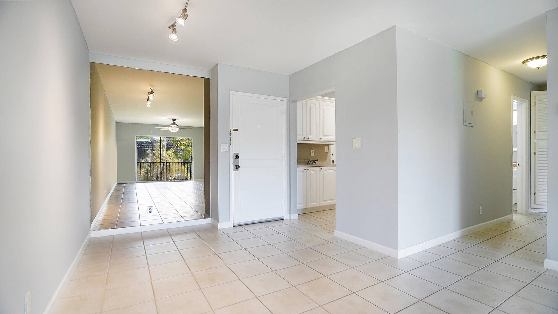 3125 Oakland Shores Drive, #B202, Oakland Park, FL 33309 DSC03147