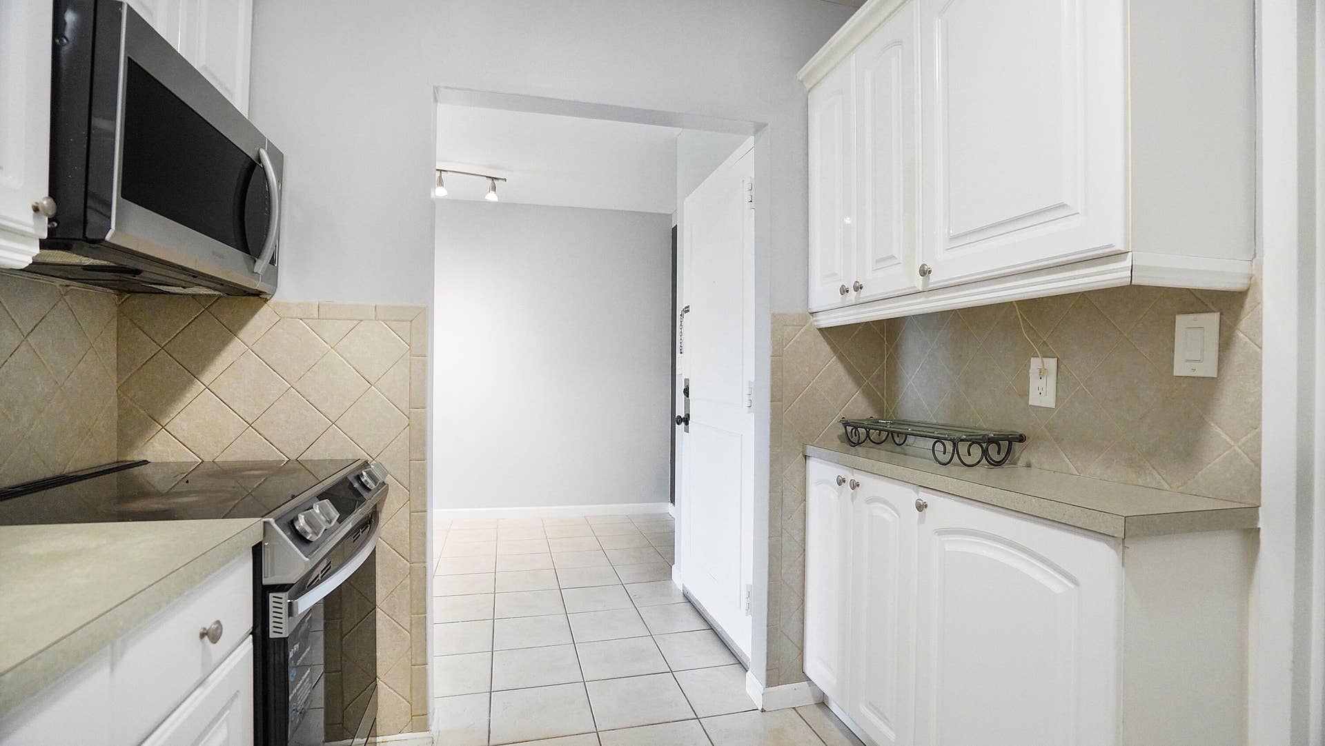 3125 Oakland Shores Drive, #B202, Oakland Park, FL 33309 DSC03159