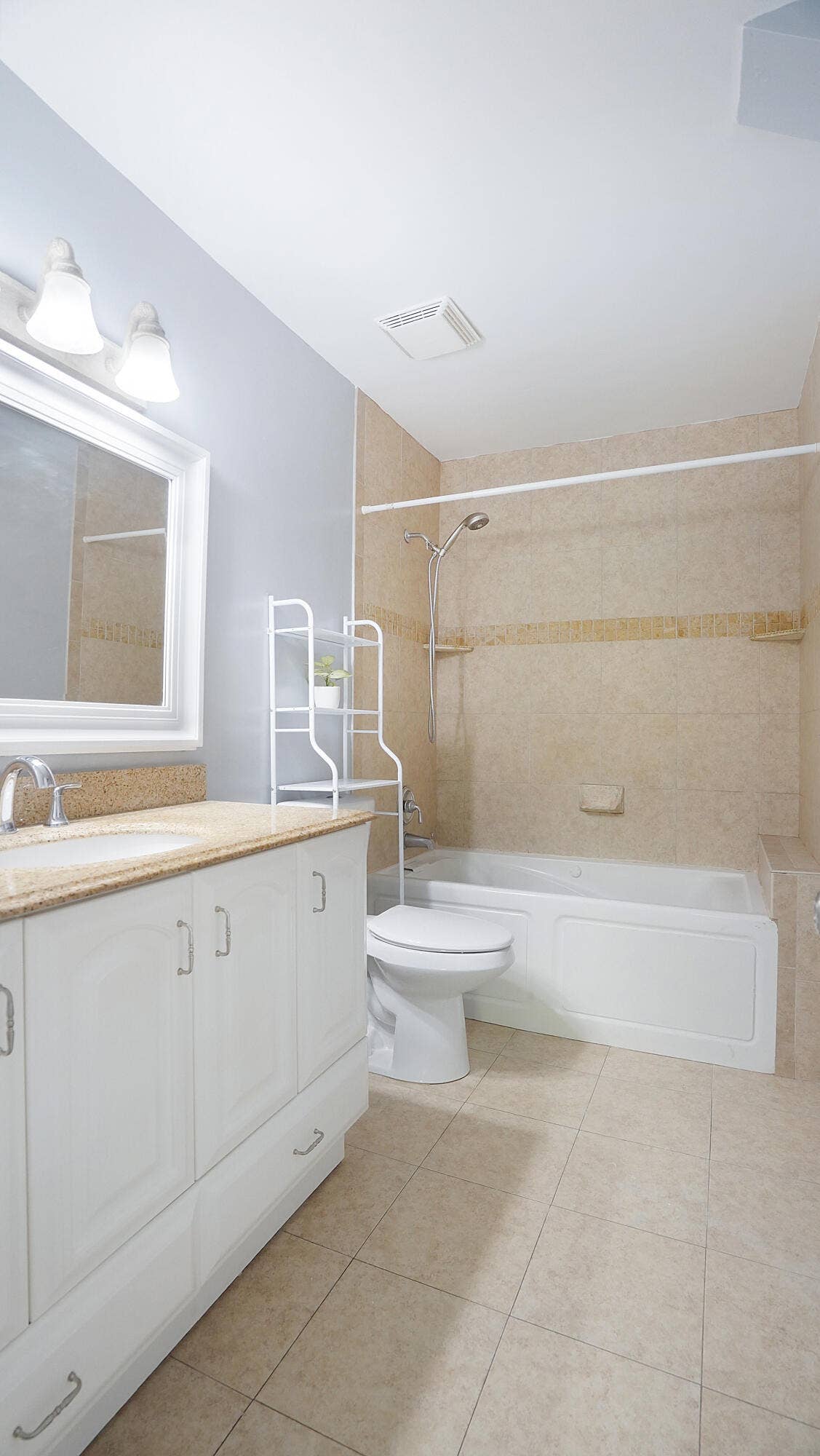 3125 Oakland Shores Drive, #B202, Oakland Park, FL 33309 DSC03207