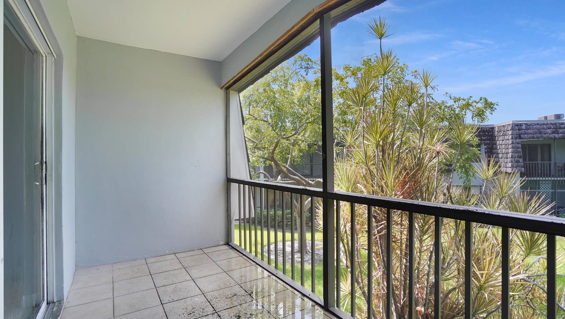 3125 Oakland Shores Drive, #B202, Oakland Park, FL 33309 DSC03216