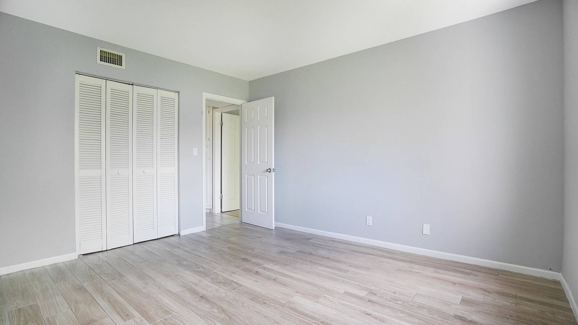 3125 Oakland Shores Drive, #B202, Oakland Park, FL 33309 DSC03177