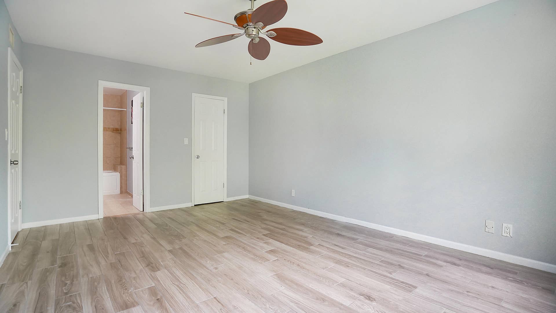 3125 Oakland Shores Drive, #B202, Oakland Park, FL 33309 DSC03201
