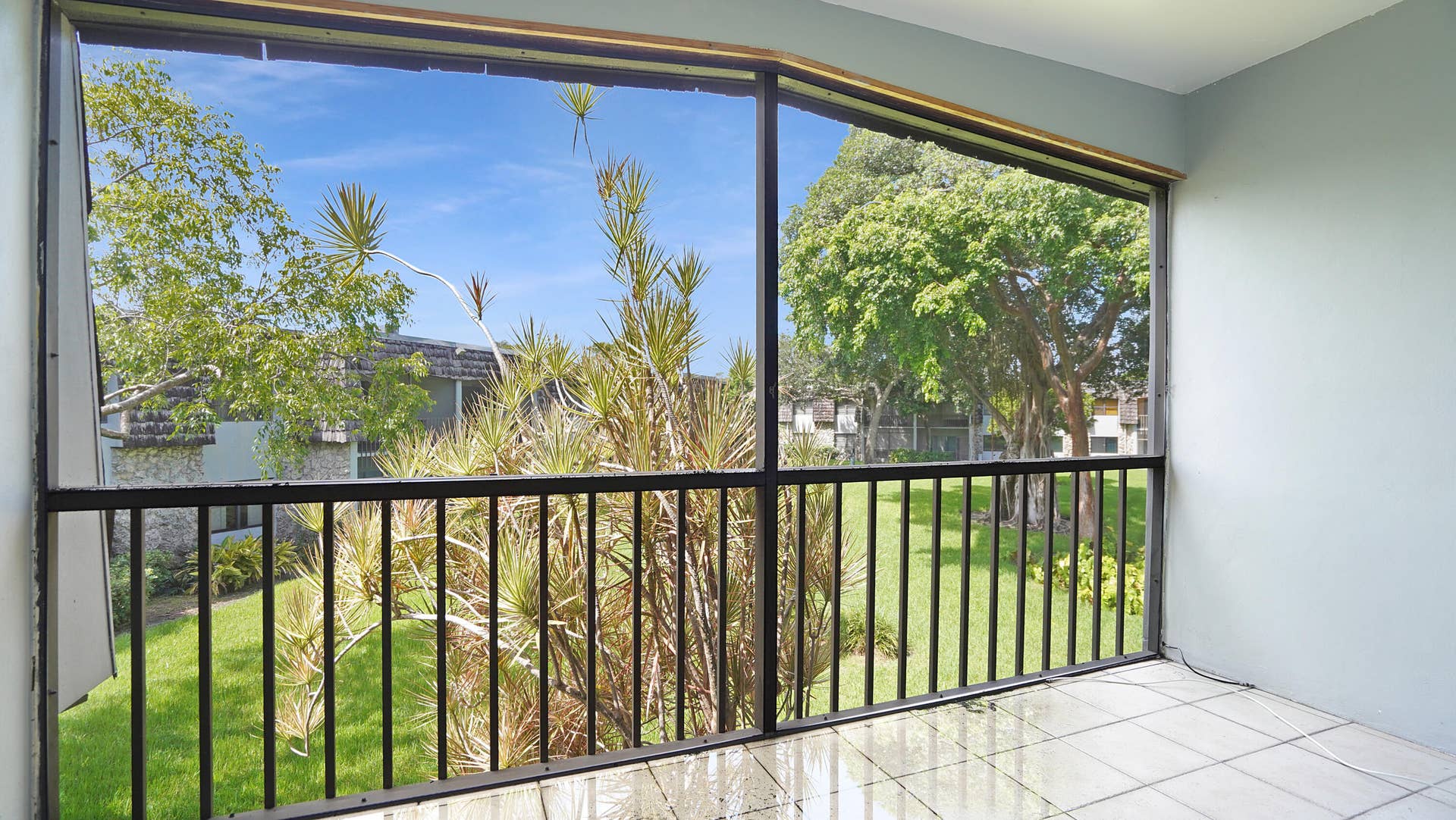 3125 Oakland Shores Drive, #B202, Oakland Park, FL 33309 DSC03212