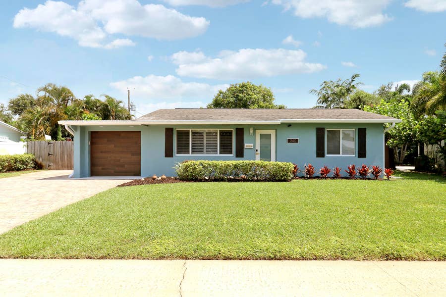 Property photo for 940 Dogwood Road, North Palm Beach, FL