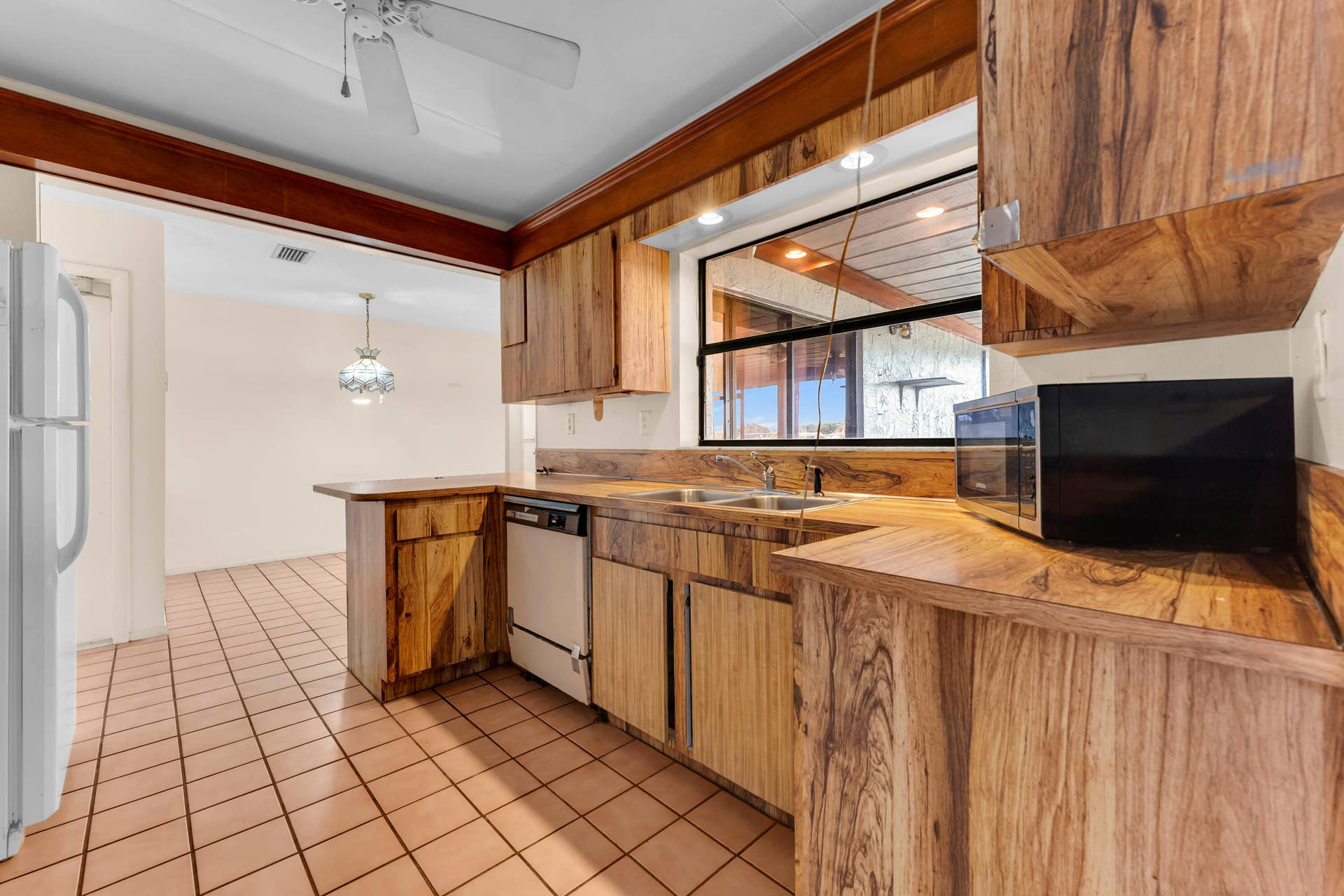 5523 SW 116TH Avenue, Cooper City, FL 33330 Kitchen