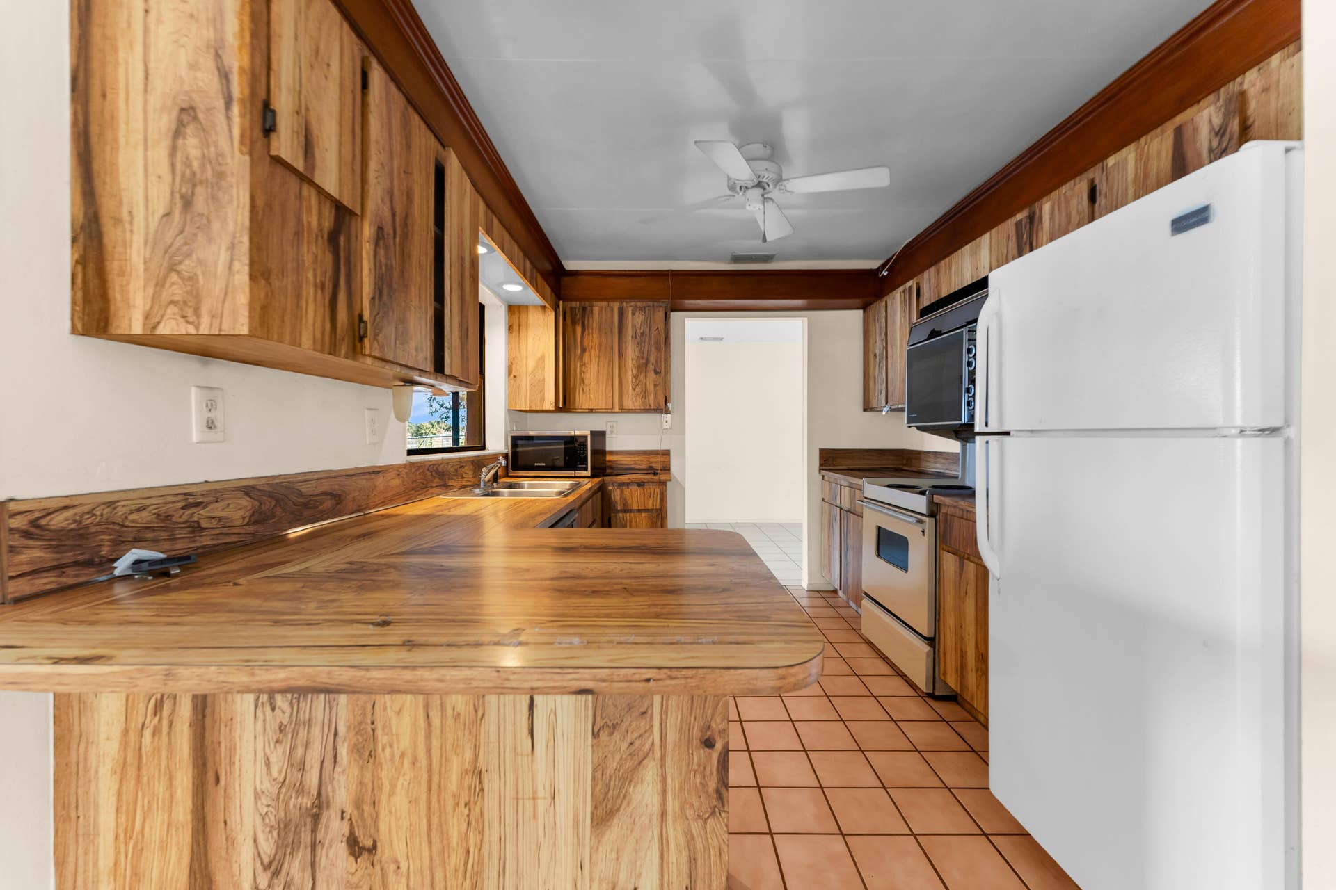 5523 SW 116TH Avenue, Cooper City, FL 33330 Kitchen