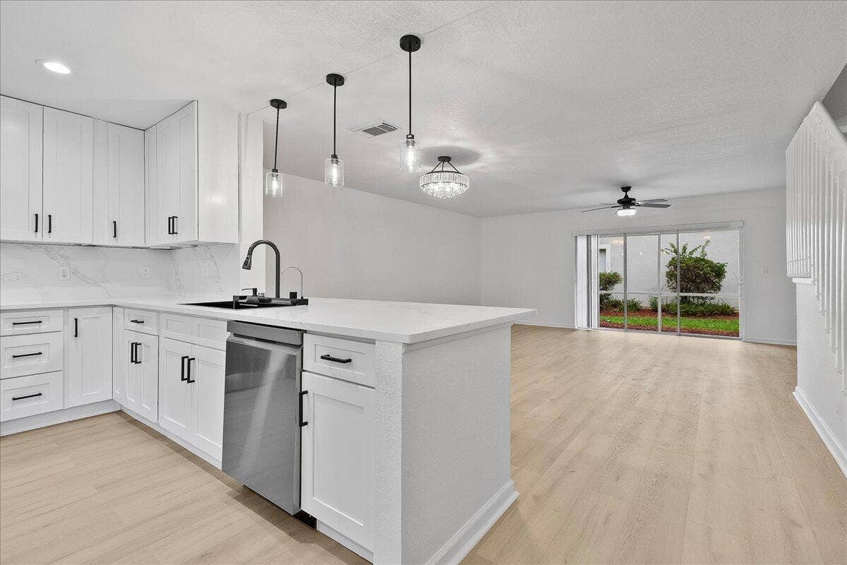 8128 BIG PINE Way, Riviera Beach, FL 33407 Kitchen