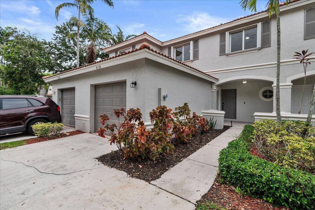 8128 BIG PINE Way, Riviera Beach, FL 33407 Walkway Front