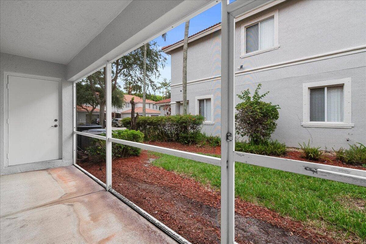 8128 BIG PINE Way, Riviera Beach, FL 33407 20-JLC_1696