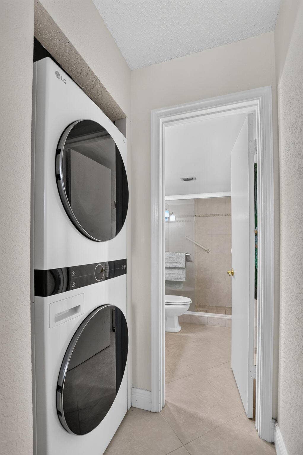 2460 DEER CREEK COUNTRY CLUB Boulevard, #206-A, Deerfield Beach, FL 33442 In unit Washer/dryer