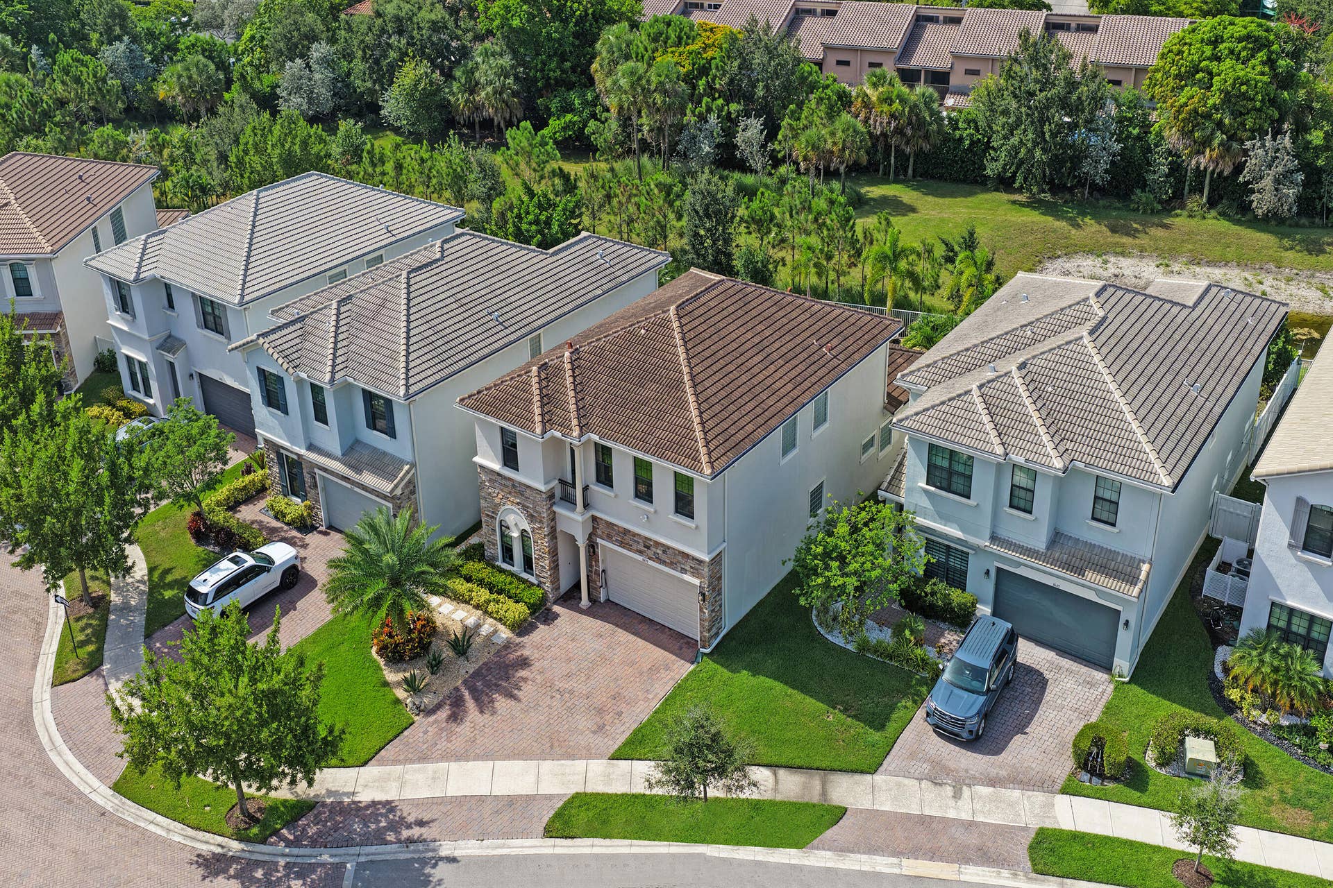 8655 NW 39TH Court, Coral Springs, FL 33065 Oversized Driveway