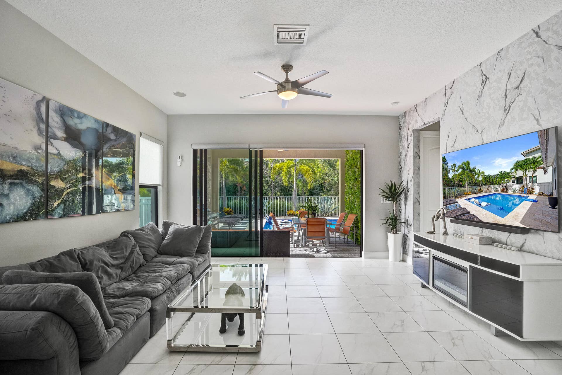 8655 NW 39TH Court, Coral Springs, FL 33065 Living area with double sliding door to patio