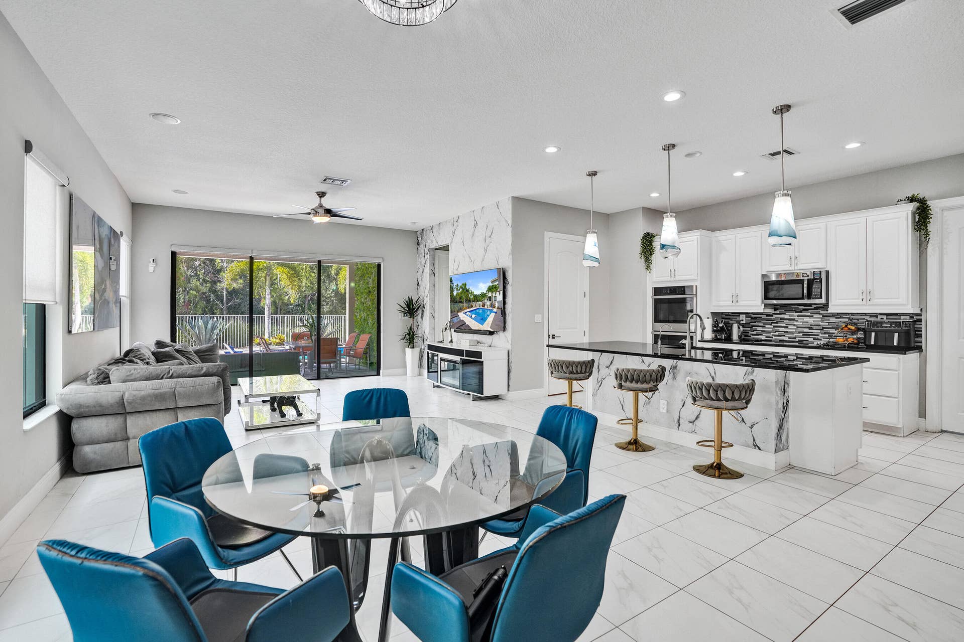8655 NW 39TH Court, Coral Springs, FL 33065 Living, Dining & Kitchen