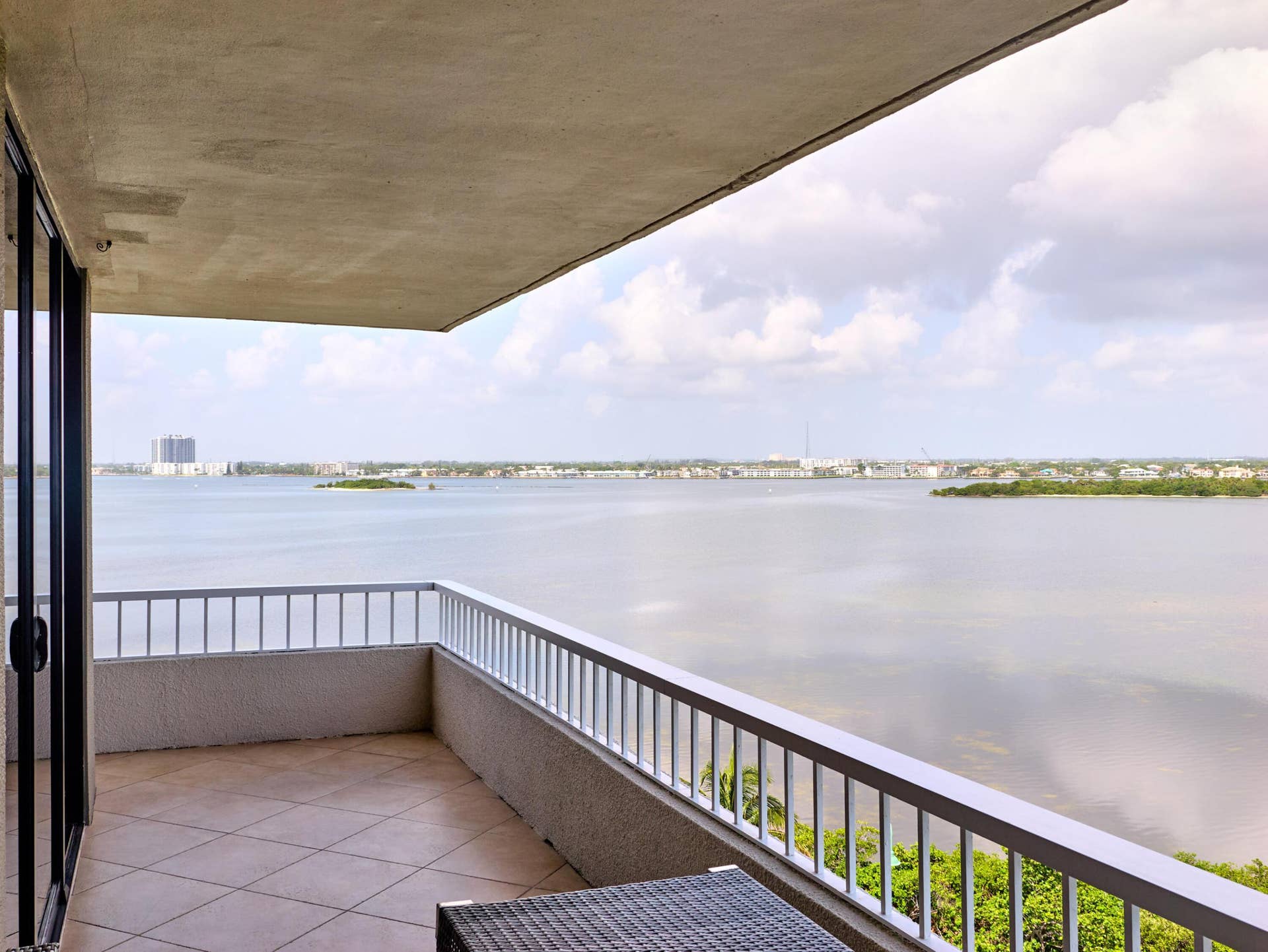 5550 N Ocean Drive, #9D, Singer Island, Singer Island, FL 33404 P1188193