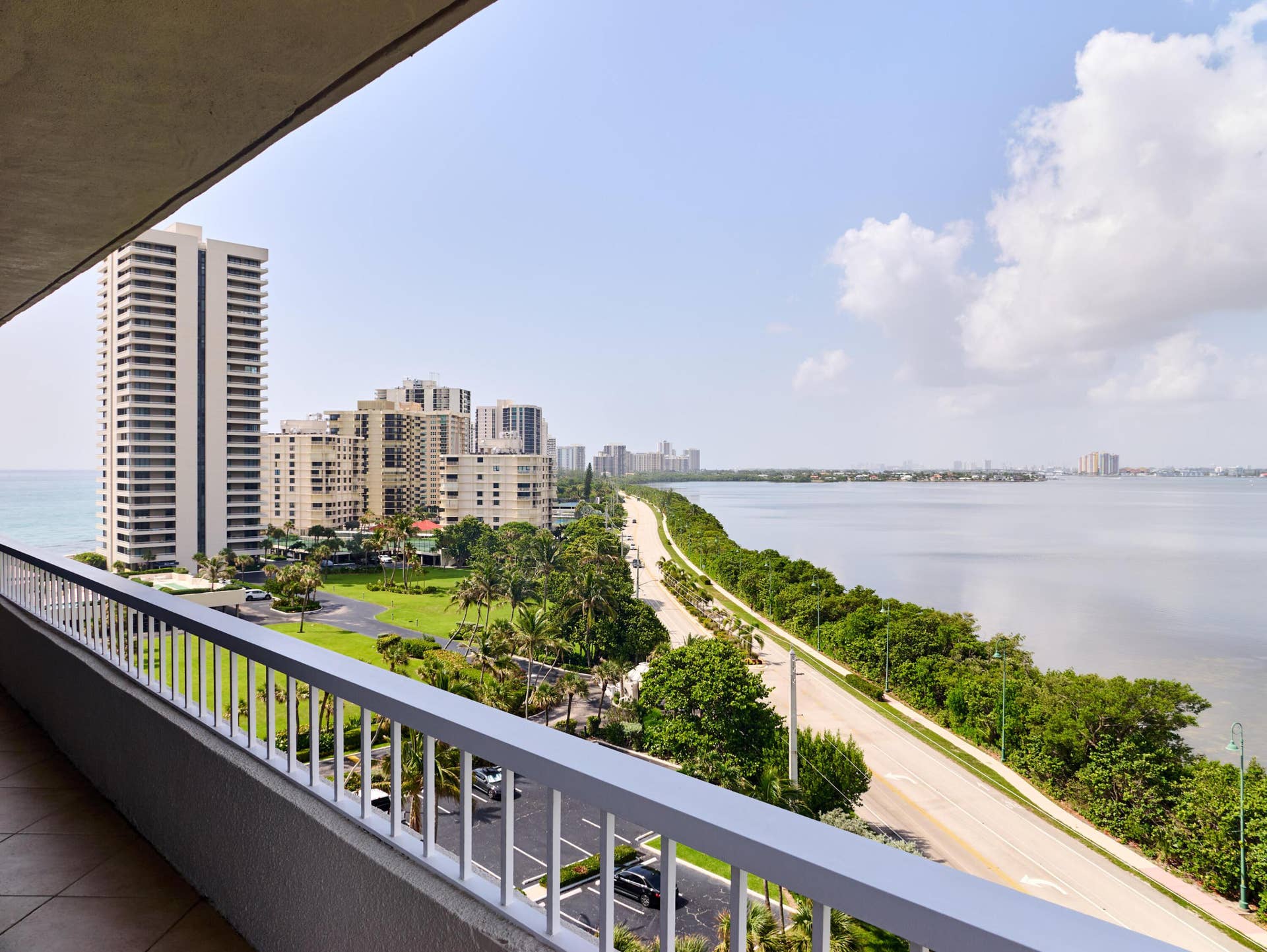5550 N Ocean Drive, #9D, Singer Island, Singer Island, FL 33404 P1188207