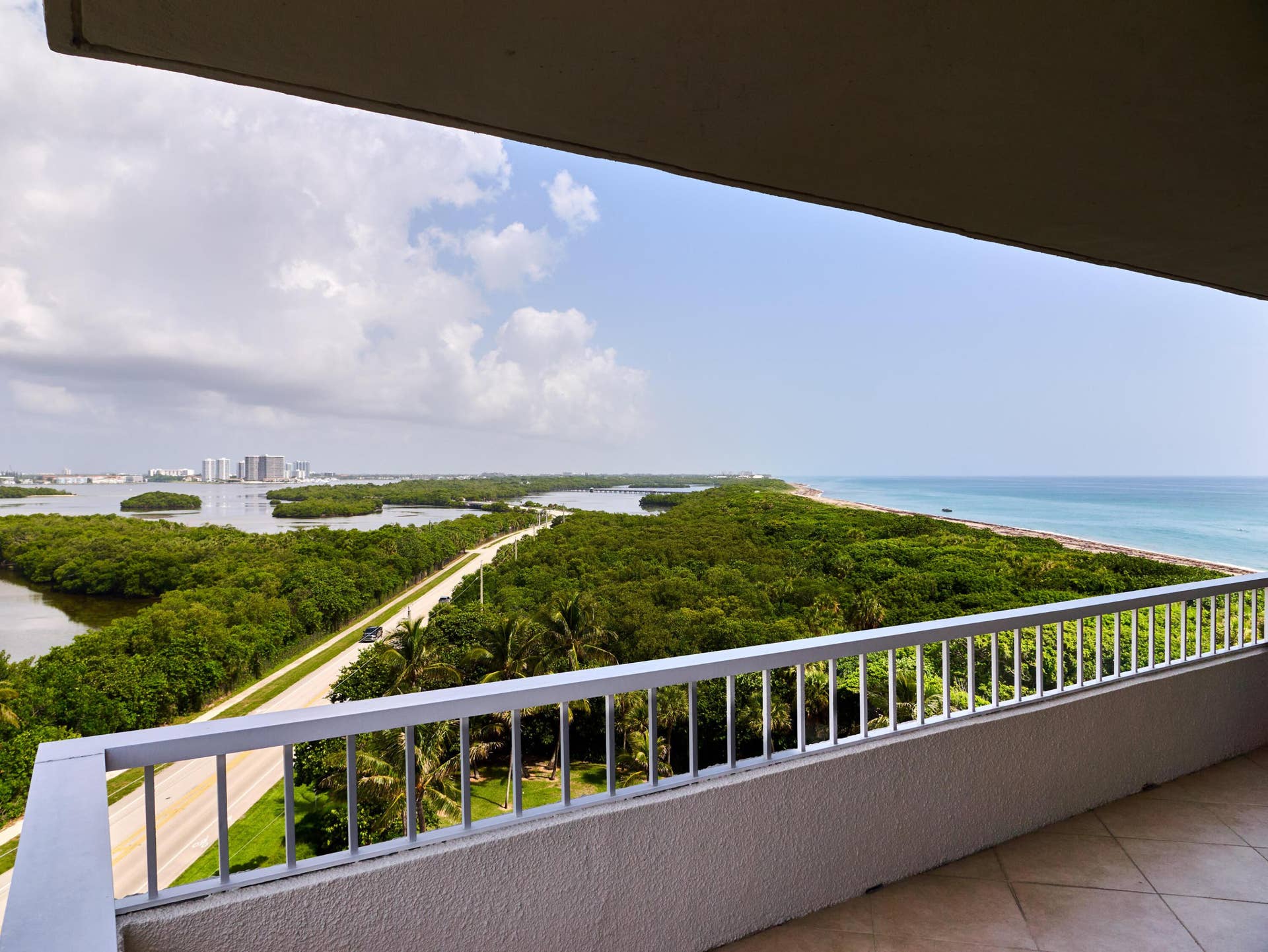 5550 N Ocean Drive, #9D, Singer Island, Singer Island, FL 33404 P1188220