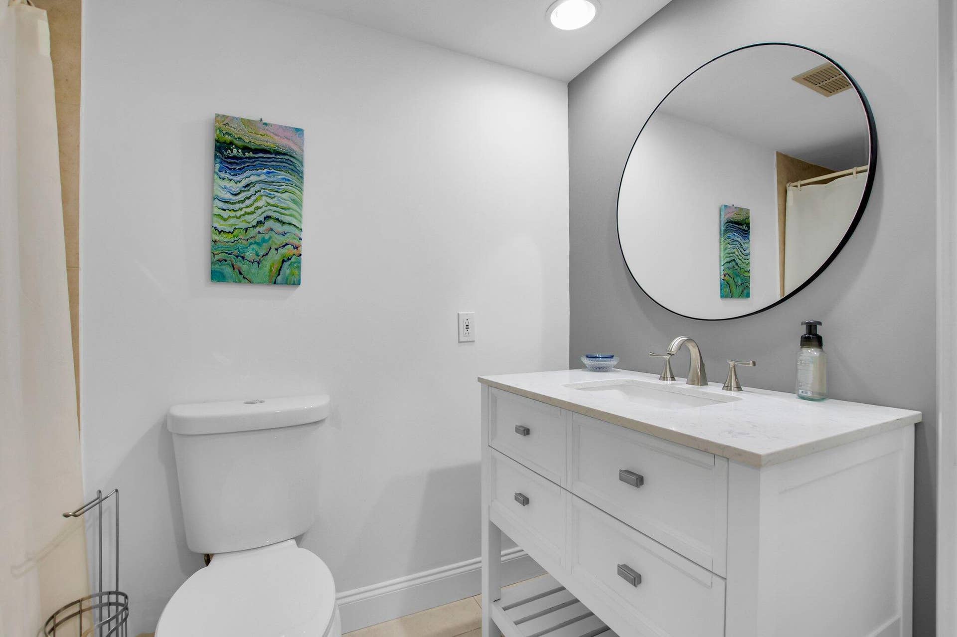1222 Hillsboro Mile, #11, Hillsboro Beach, FL 33062 first floor bath