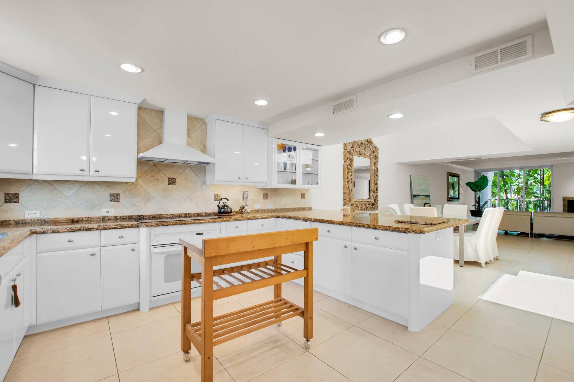 1222 Hillsboro Mile, #11, Hillsboro Beach, FL 33062 26-web-or-mls-DSC_1351