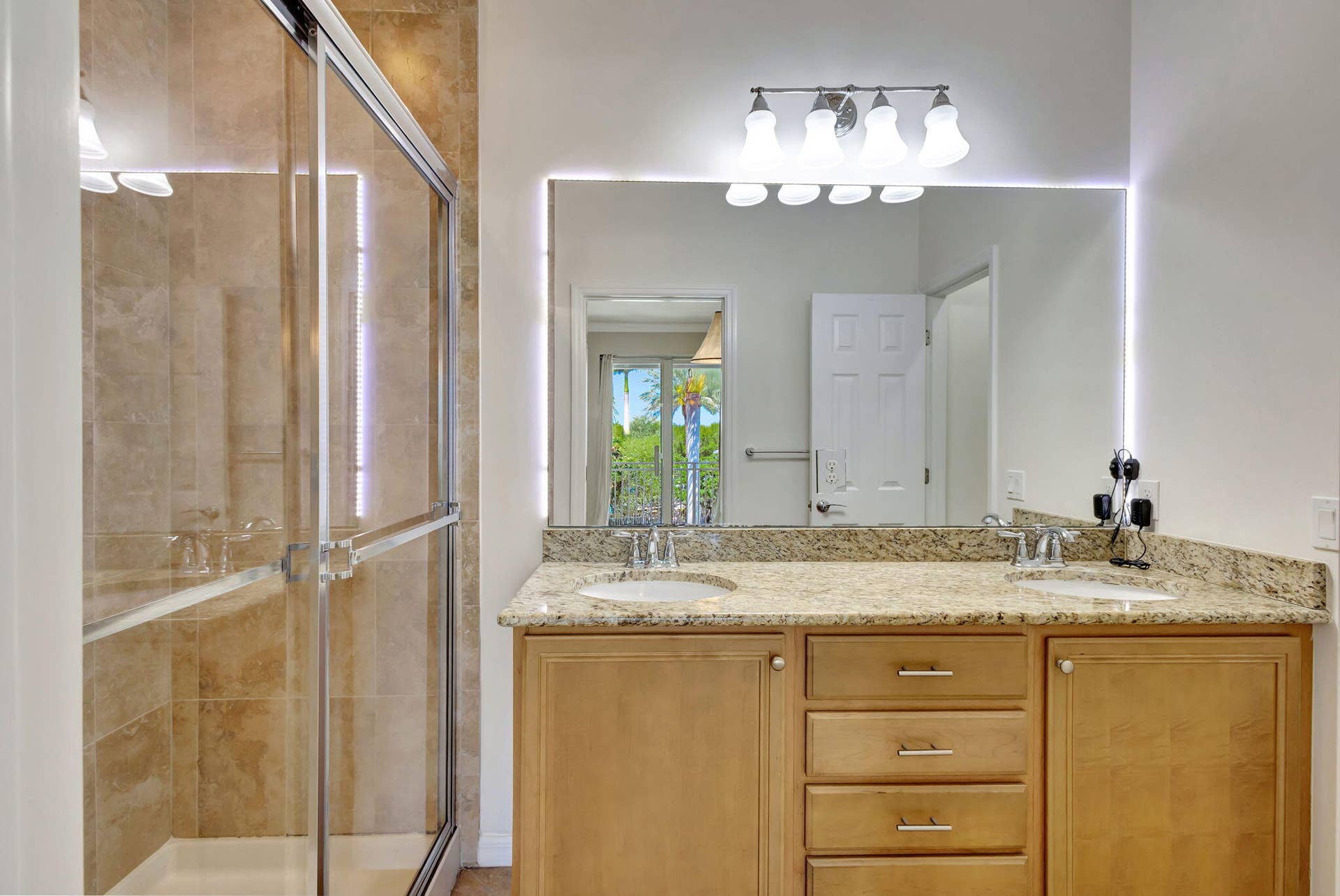 1212 S COMMUNITY Drive, Jupiter, FL 33458 Primary Bath