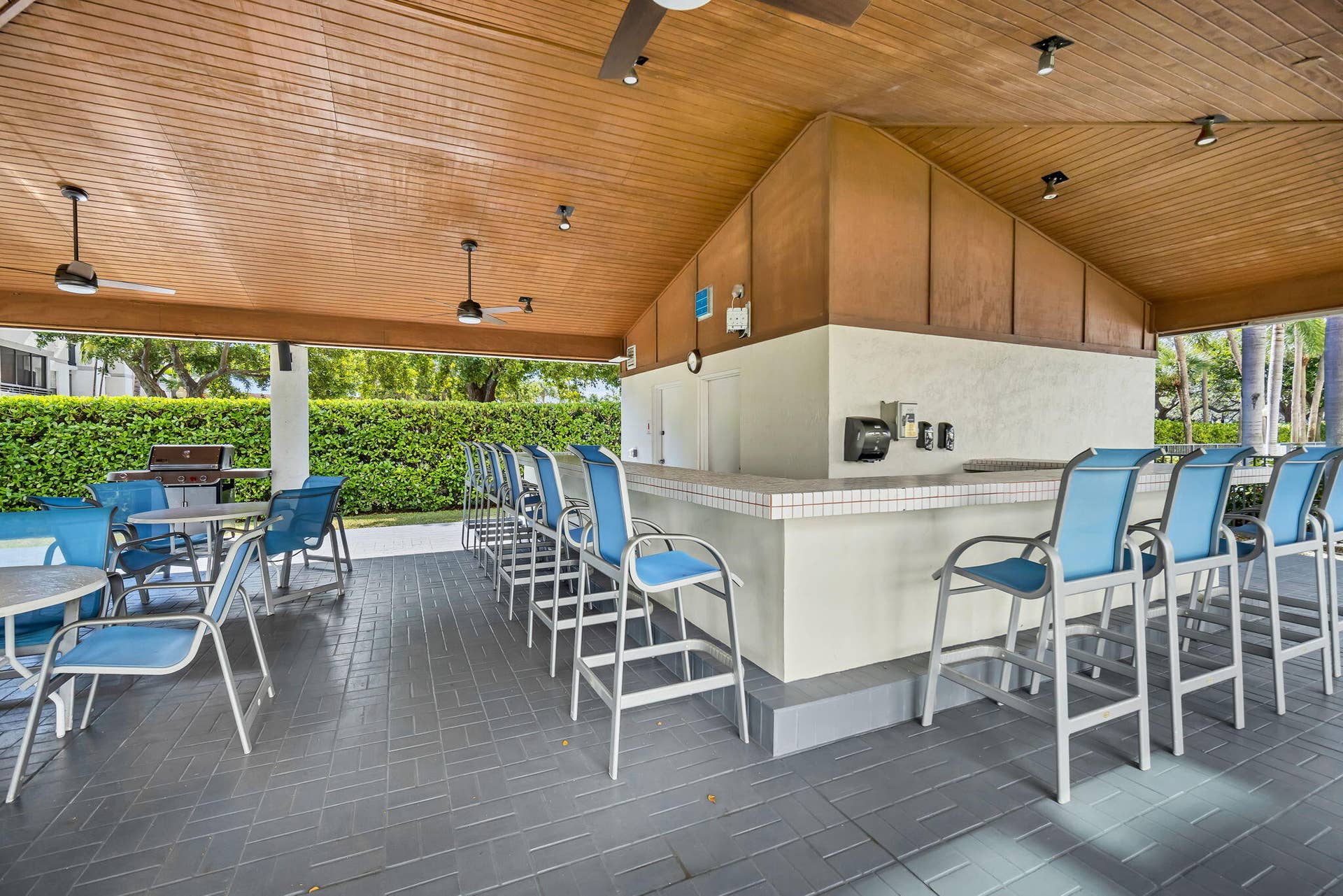 3200 Port Royale Drive N, #902, Fort Lauderdale, FL 33308 bar/kitchen Inside the gazebo