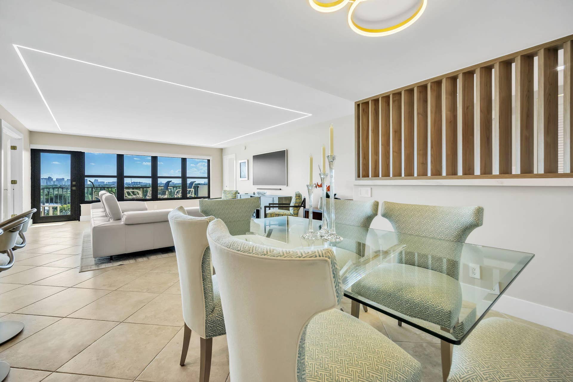 3200 Port Royale Drive N, #902, Fort Lauderdale, FL 33308 Dining area and living room