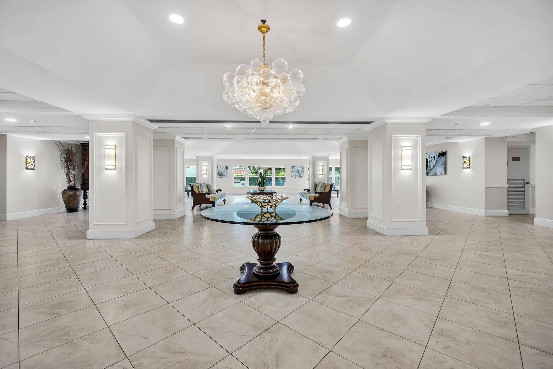 3200 Port Royale Drive N, #902, Fort Lauderdale, FL 33308 Main lobby