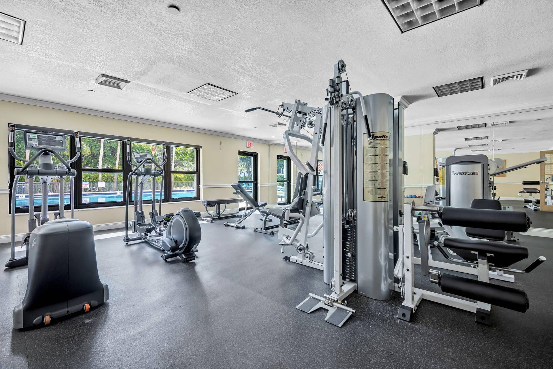 3200 Port Royale Drive N, #902, Fort Lauderdale, FL 33308 Fully equipped gym