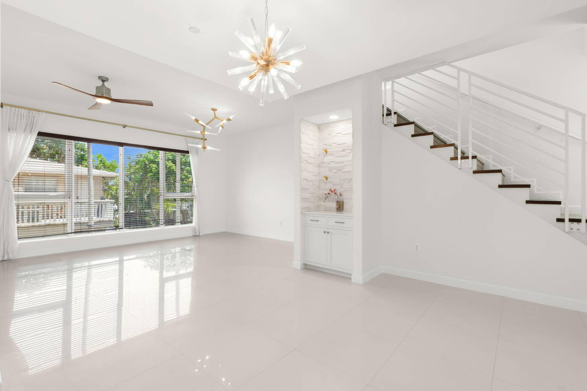 622 NE 10th Avenue, Fort Lauderdale, FL 33304 23-web-or-mls-622 NE 10th Ave Fort Laude