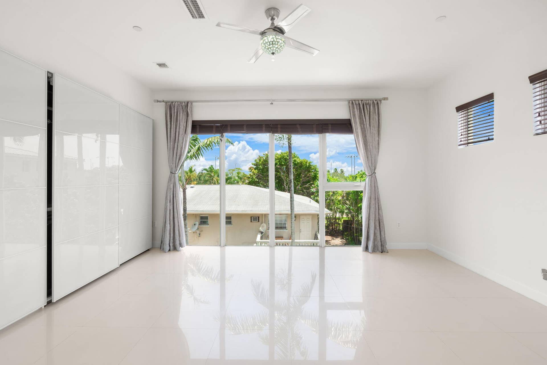 622 NE 10th Avenue, Fort Lauderdale, FL 33304 28-web-or-mls-622 NE 10th Ave Fort Laude
