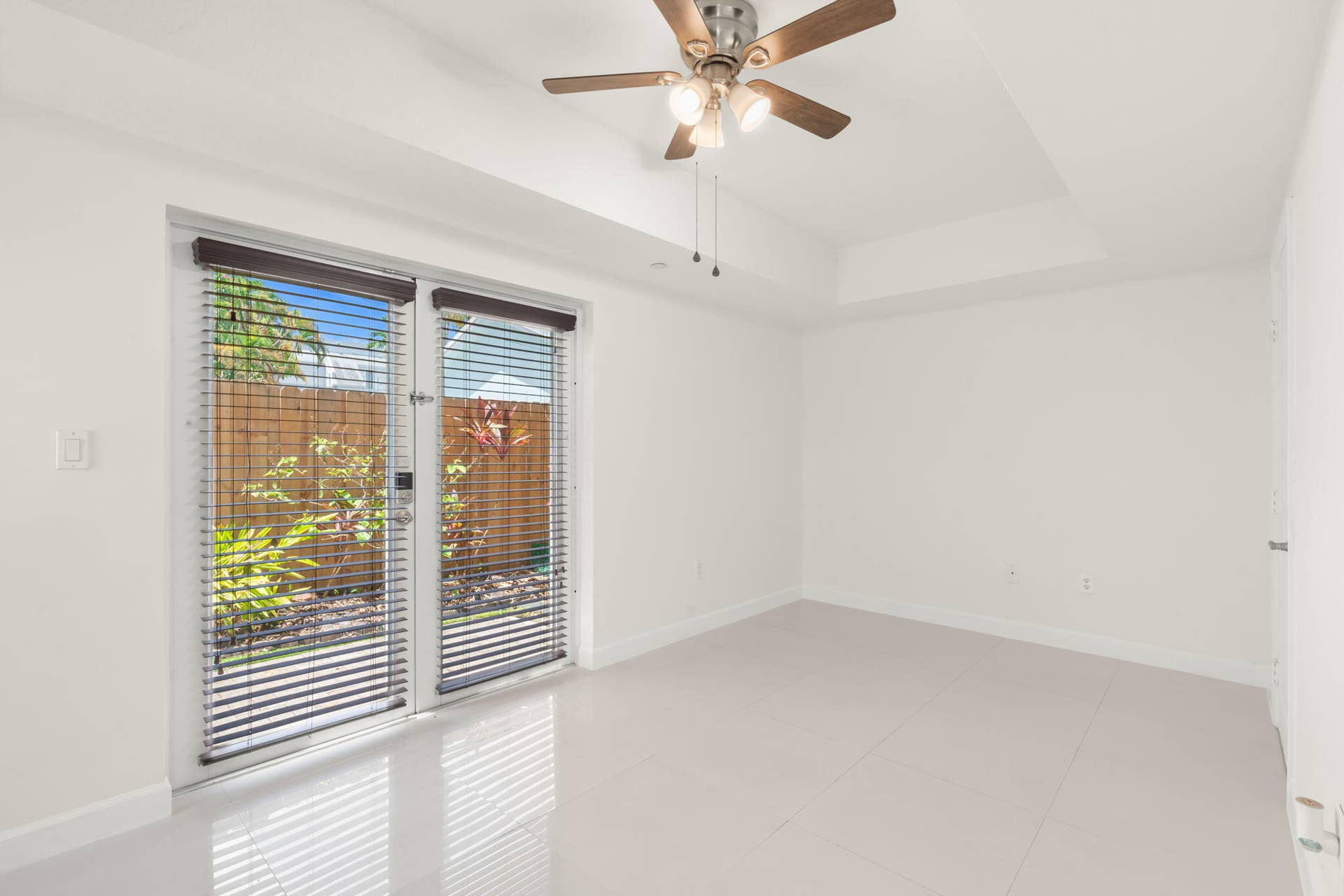 622 NE 10th Avenue, Fort Lauderdale, FL 33304 11-web-or-mls-622 NE 10th Ave Fort Laude