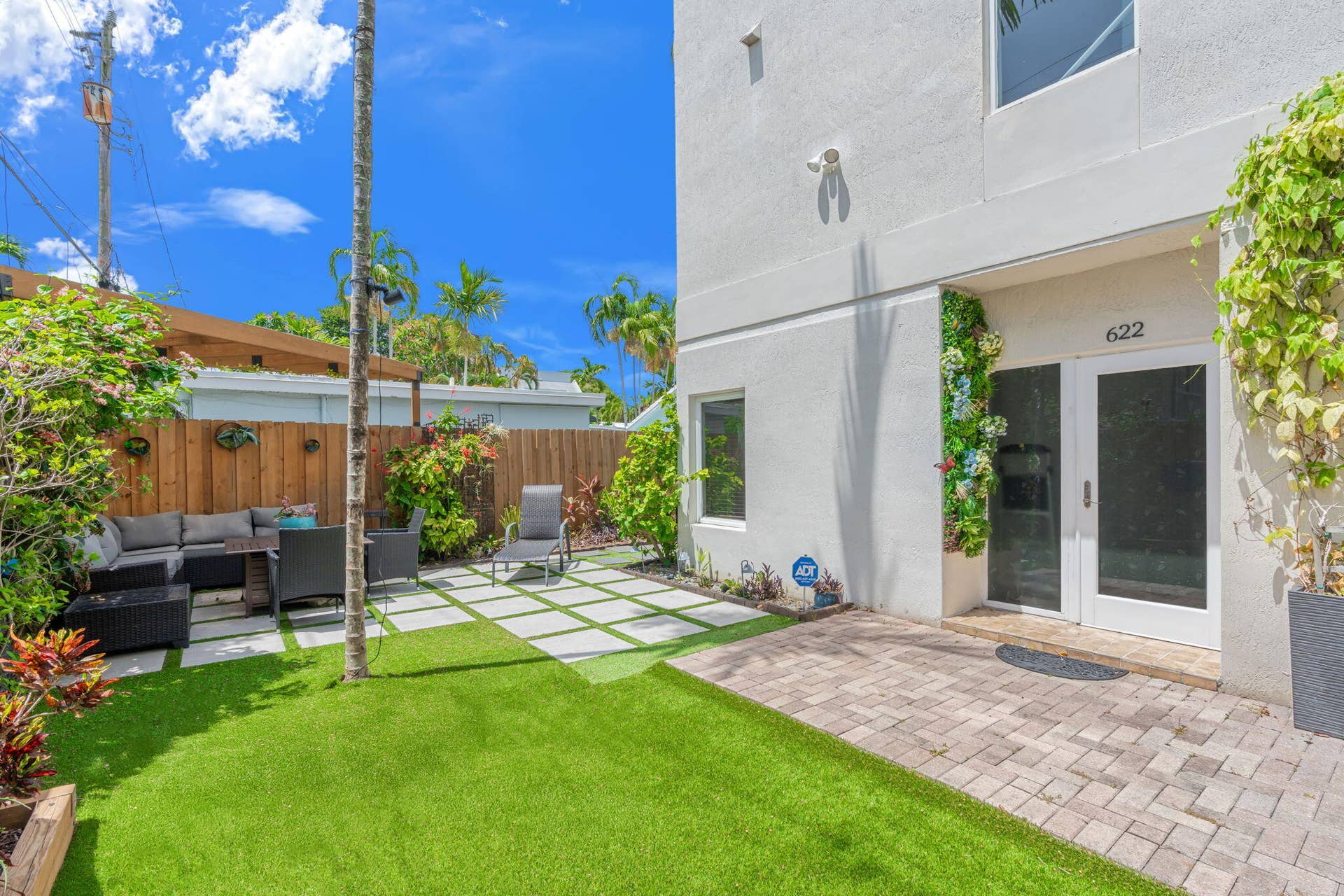 622 NE 10th Avenue, Fort Lauderdale, FL 33304 3-web-or-mls-622 NE 10th Ave Fort Lauder