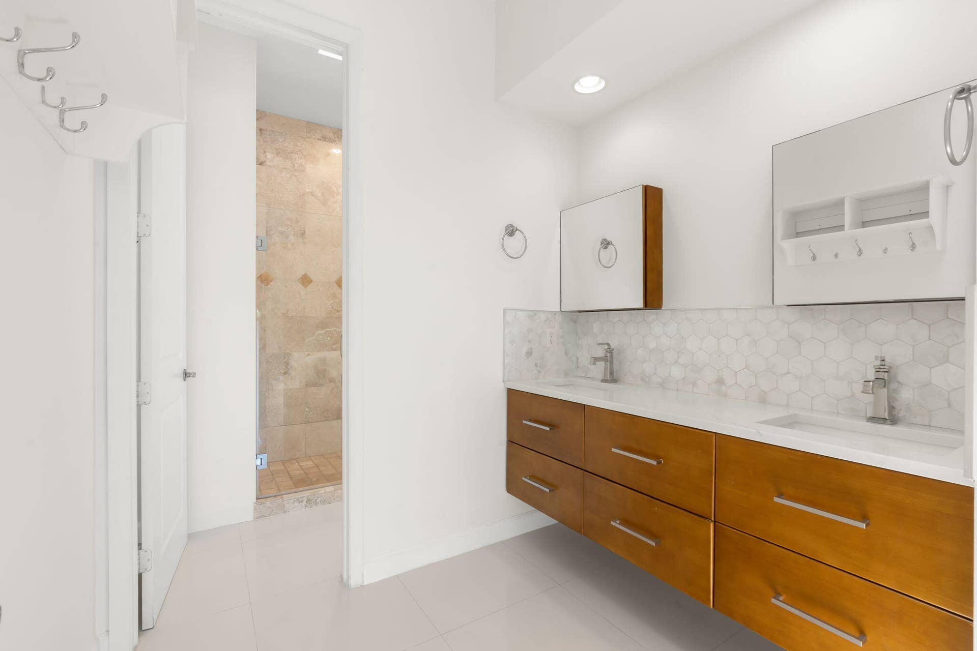 622 NE 10th Avenue, Fort Lauderdale, FL 33304 32-web-or-mls-622 NE 10th Ave Fort Laude