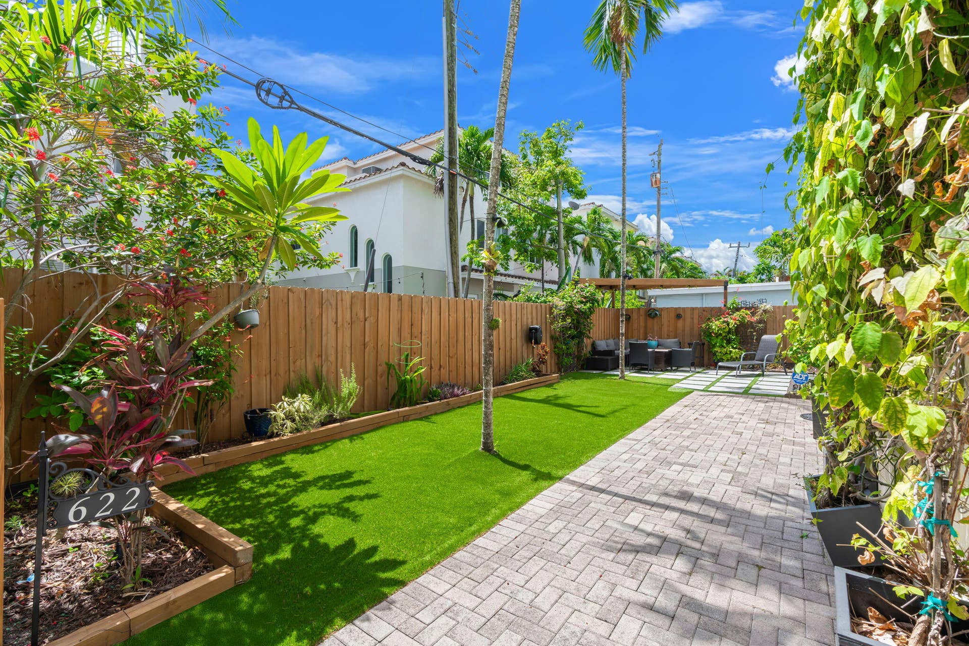 622 NE 10th Avenue, Fort Lauderdale, FL 33304 2-web-or-mls-622 NE 10th Ave Fort Lauder