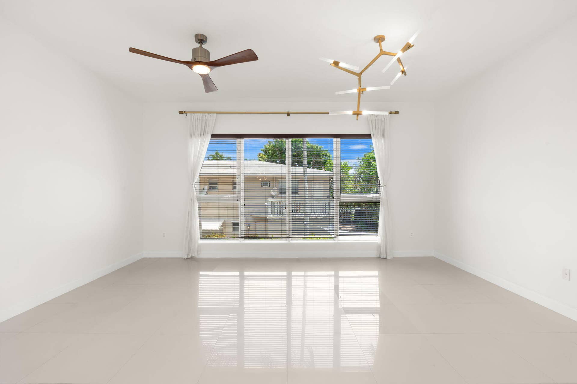 622 NE 10th Avenue, Fort Lauderdale, FL 33304 27-web-or-mls-622 NE 10th Ave Fort Laude