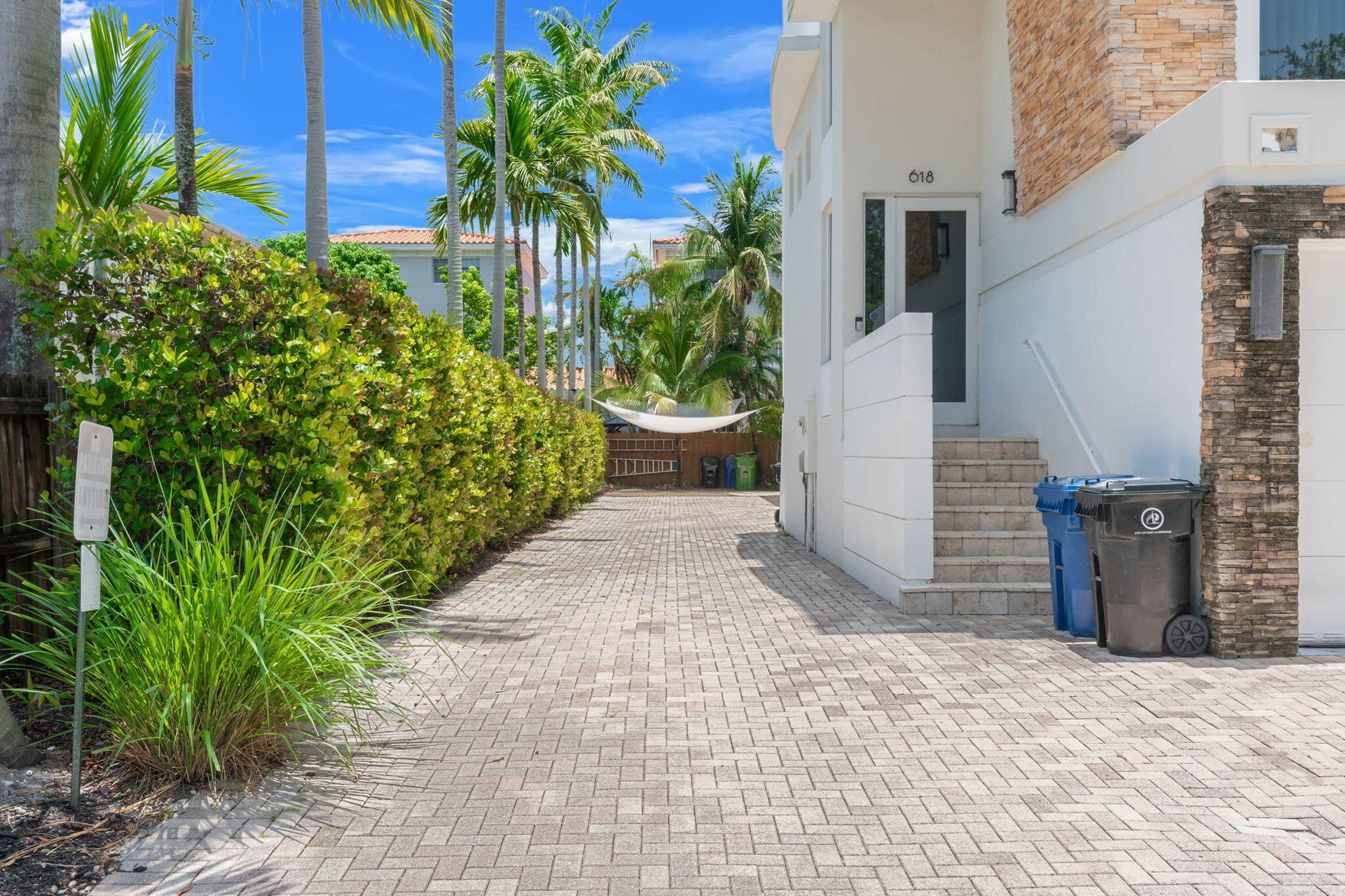 622 NE 10th Avenue, Fort Lauderdale, FL 33304 41-web-or-mls-622 NE 10th Ave Fort Laude