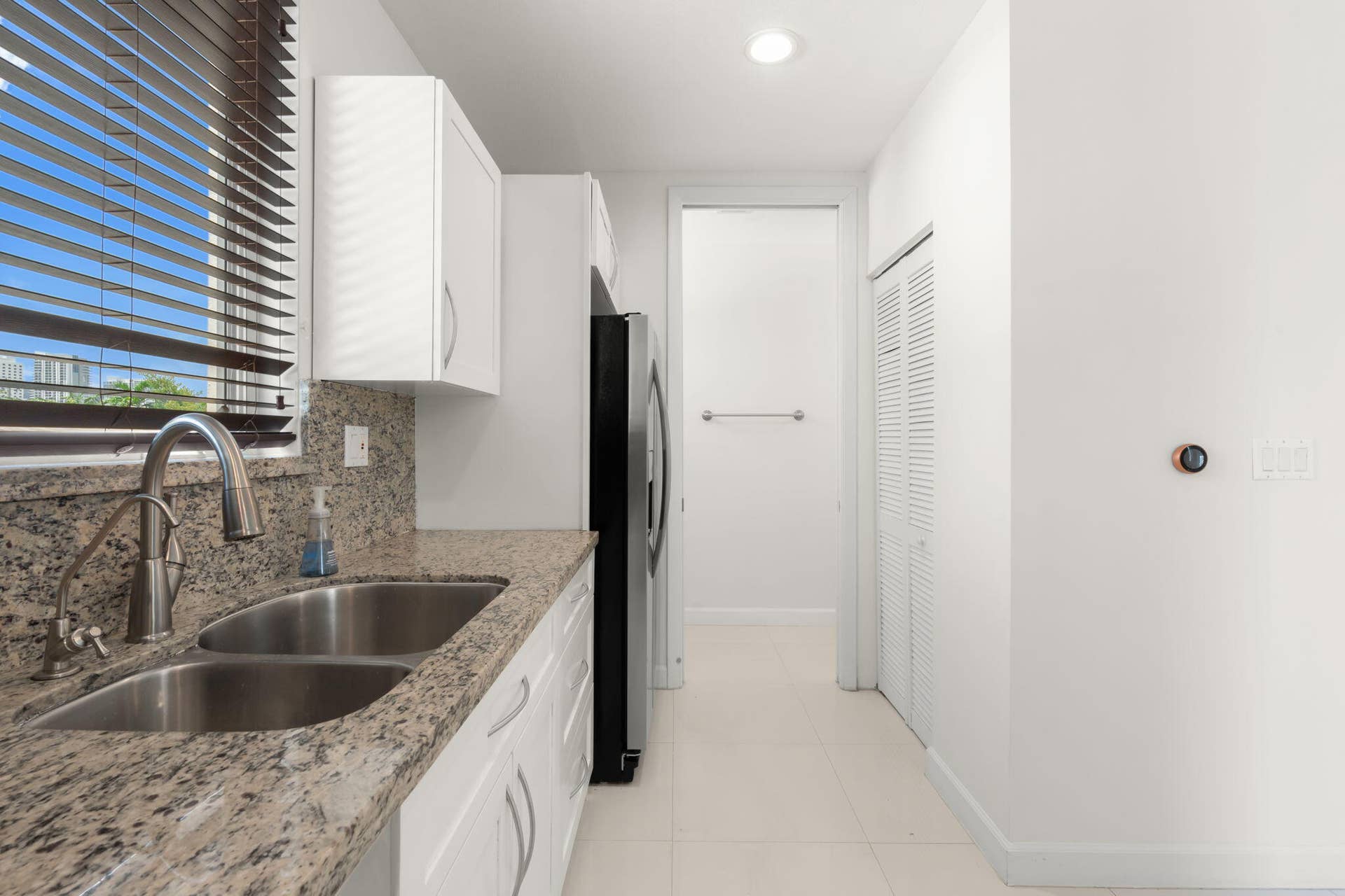 622 NE 10th Avenue, Fort Lauderdale, FL 33304 17-web-or-mls-622 NE 10th Ave Fort Laude
