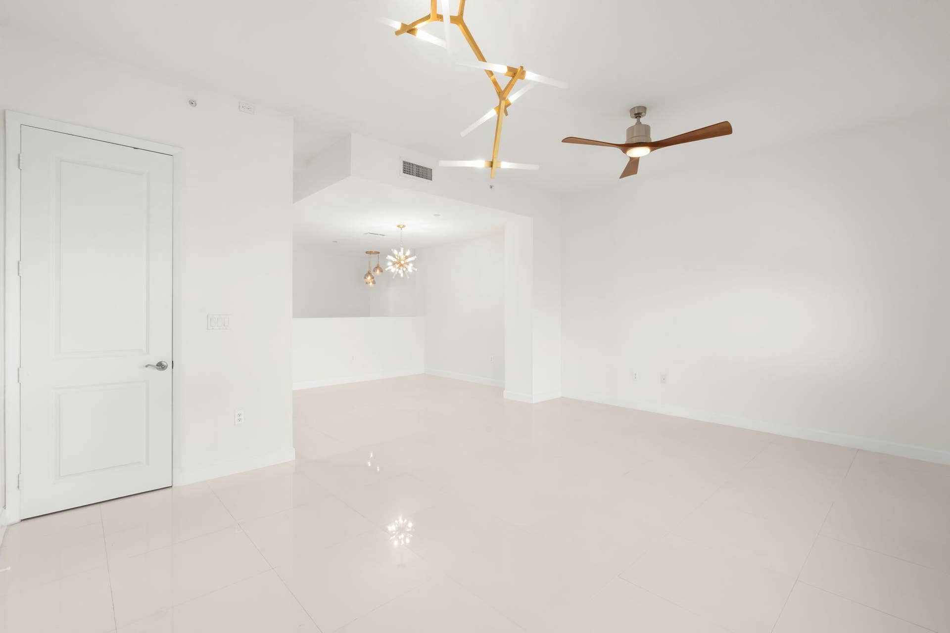 622 NE 10th Avenue, Fort Lauderdale, FL 33304 26-web-or-mls-622 NE 10th Ave Fort Laude