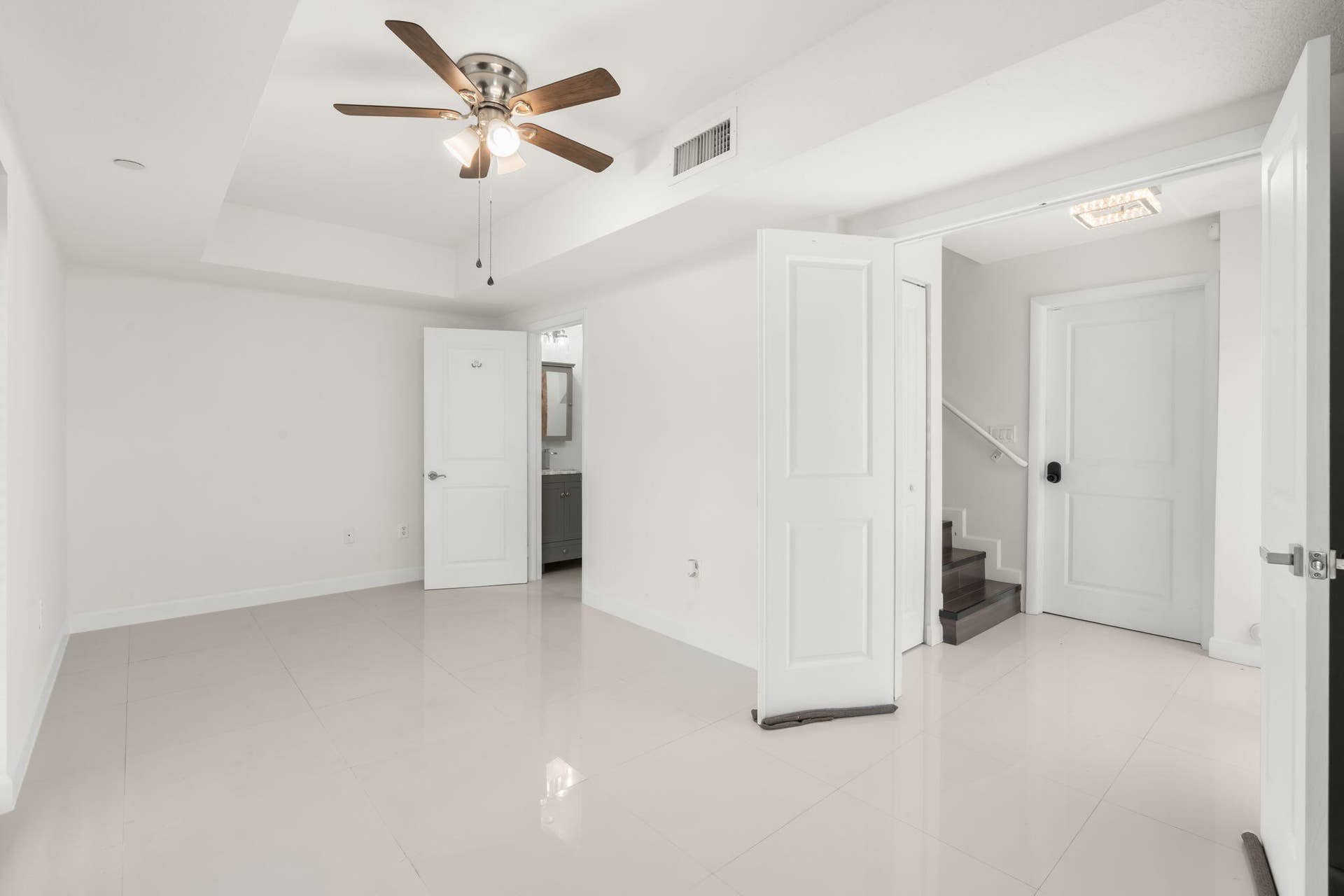 622 NE 10th Avenue, Fort Lauderdale, FL 33304 9-web-or-mls-622 NE 10th Ave Fort Lauder