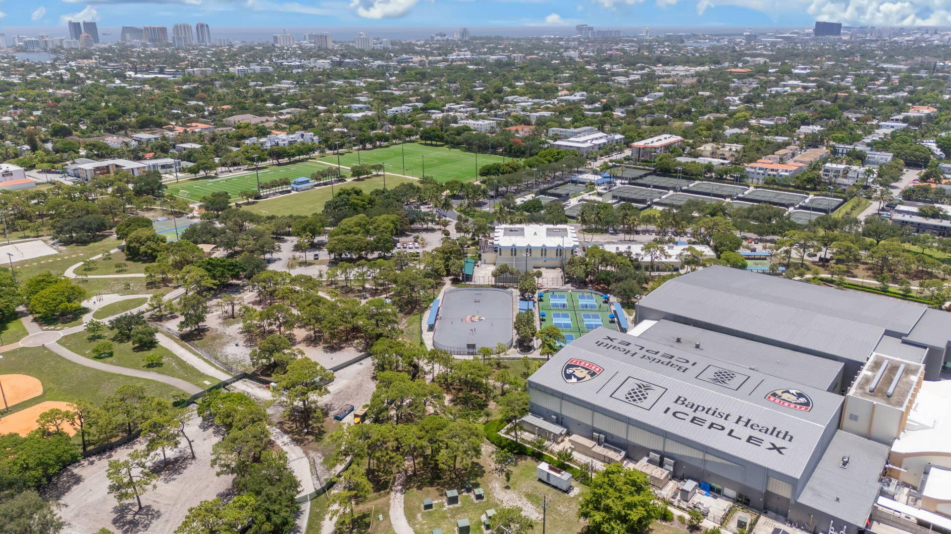 622 NE 10th Avenue, Fort Lauderdale, FL 33304 50-web-or-mls-622 NE 10th Ave Fort Laude