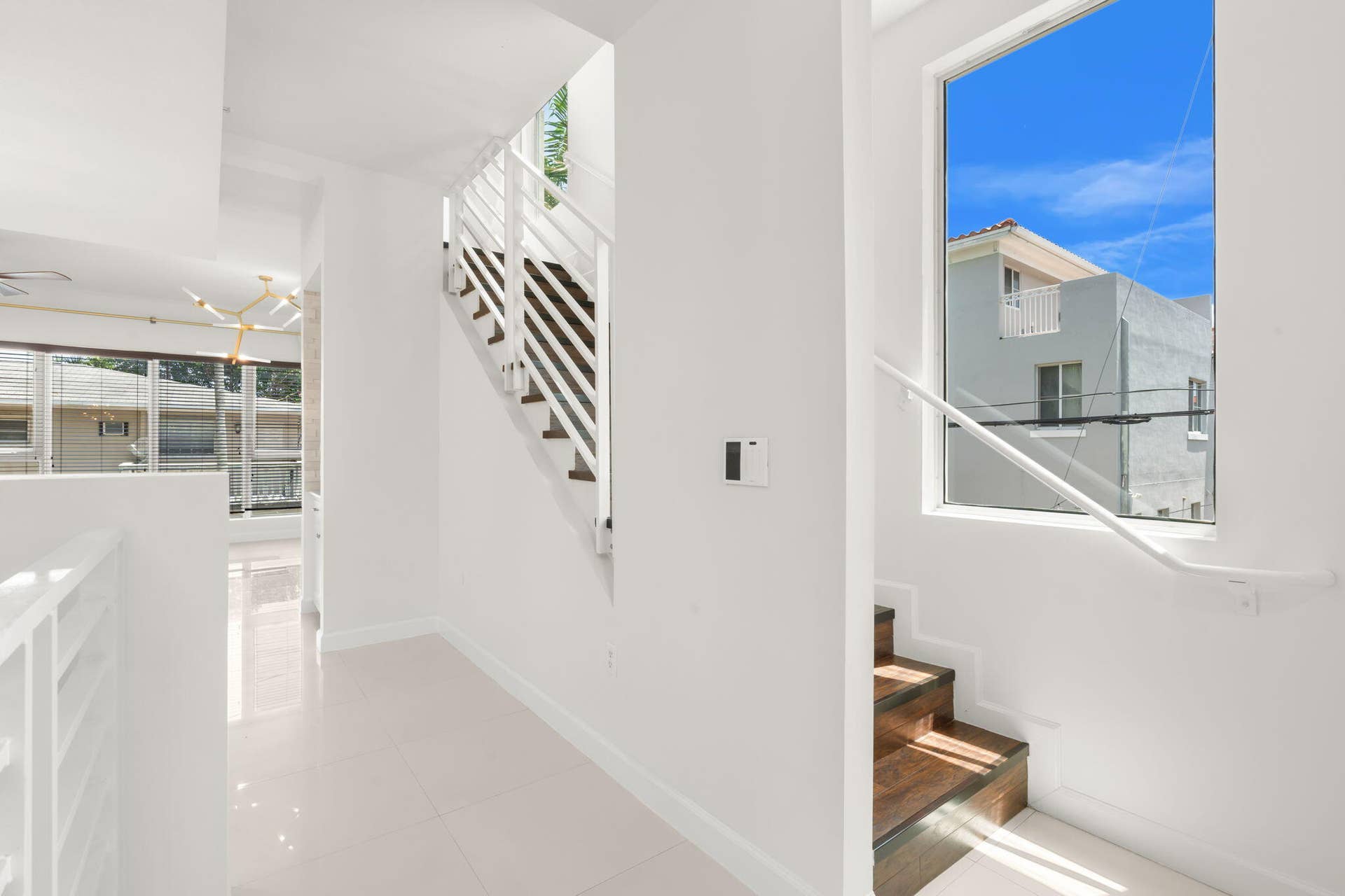 622 NE 10th Avenue, Fort Lauderdale, FL 33304 20-web-or-mls-622 NE 10th Ave Fort Laude