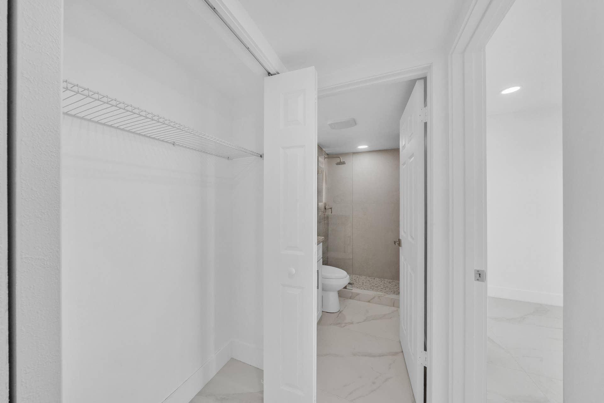9880 Marina Boulevard, #1536, Boca Raton, FL 33428 16 Guest Area (2)