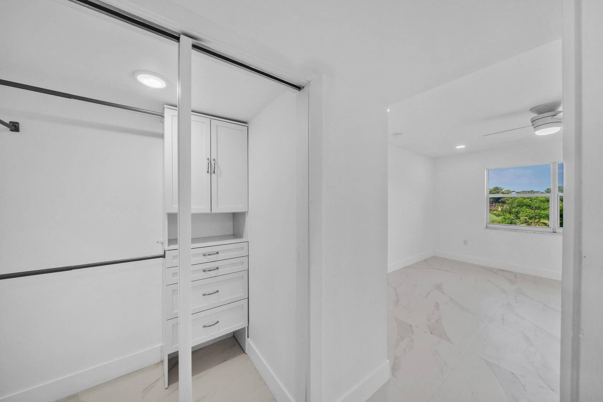 9880 Marina Boulevard, #1536, Boca Raton, FL 33428 8 Primary Bathroom+Closet (5)