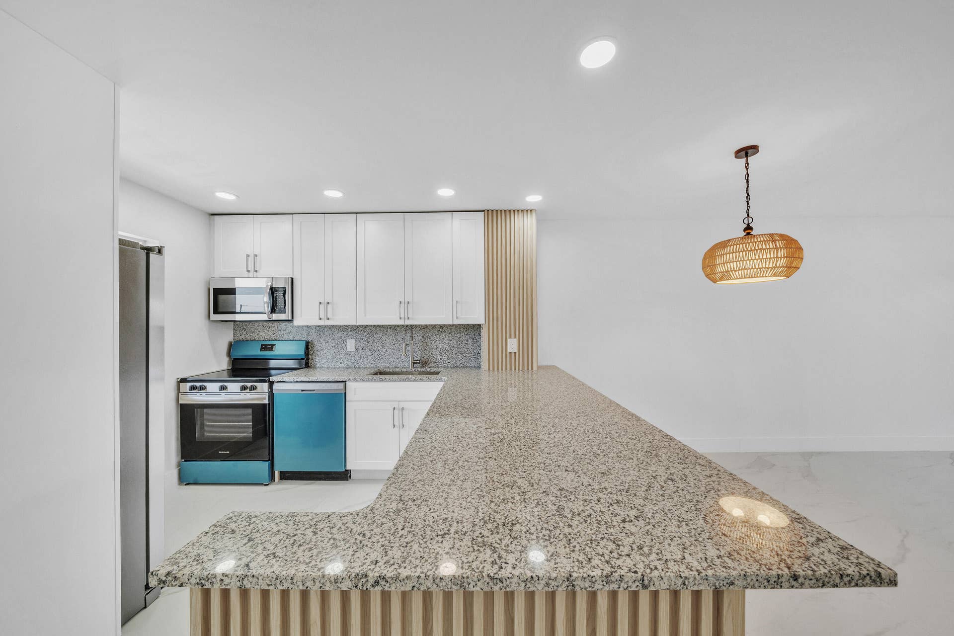 9880 Marina Boulevard, #1536, Boca Raton, FL 33428 17 Kitchen (2)